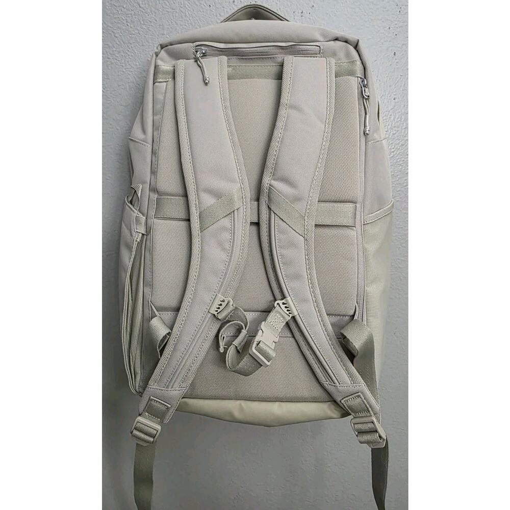 Nike Utility Speed 2.0 Backpack Bag Desert Khaki FN4106 251 New - Picture 15 of 16